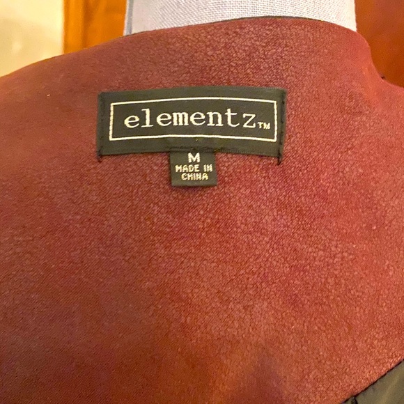 🐢🐢Leightweigt Maroon zip jacket - Picture 3 of 5